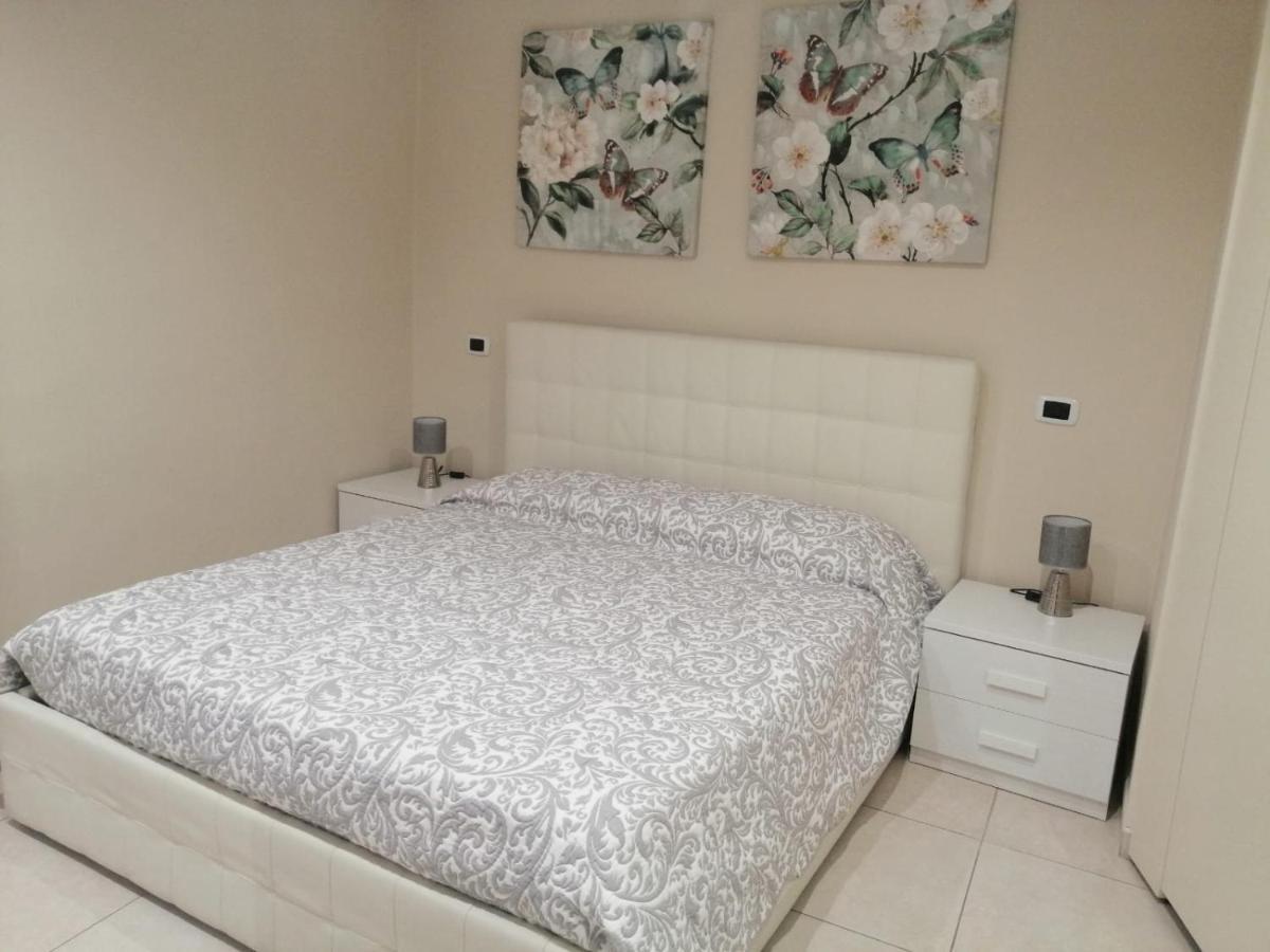 Attico Con Terrazza A Bari Apartment ภายนอก รูปภาพ