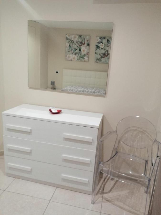Attico Con Terrazza A Bari Apartment ภายนอก รูปภาพ