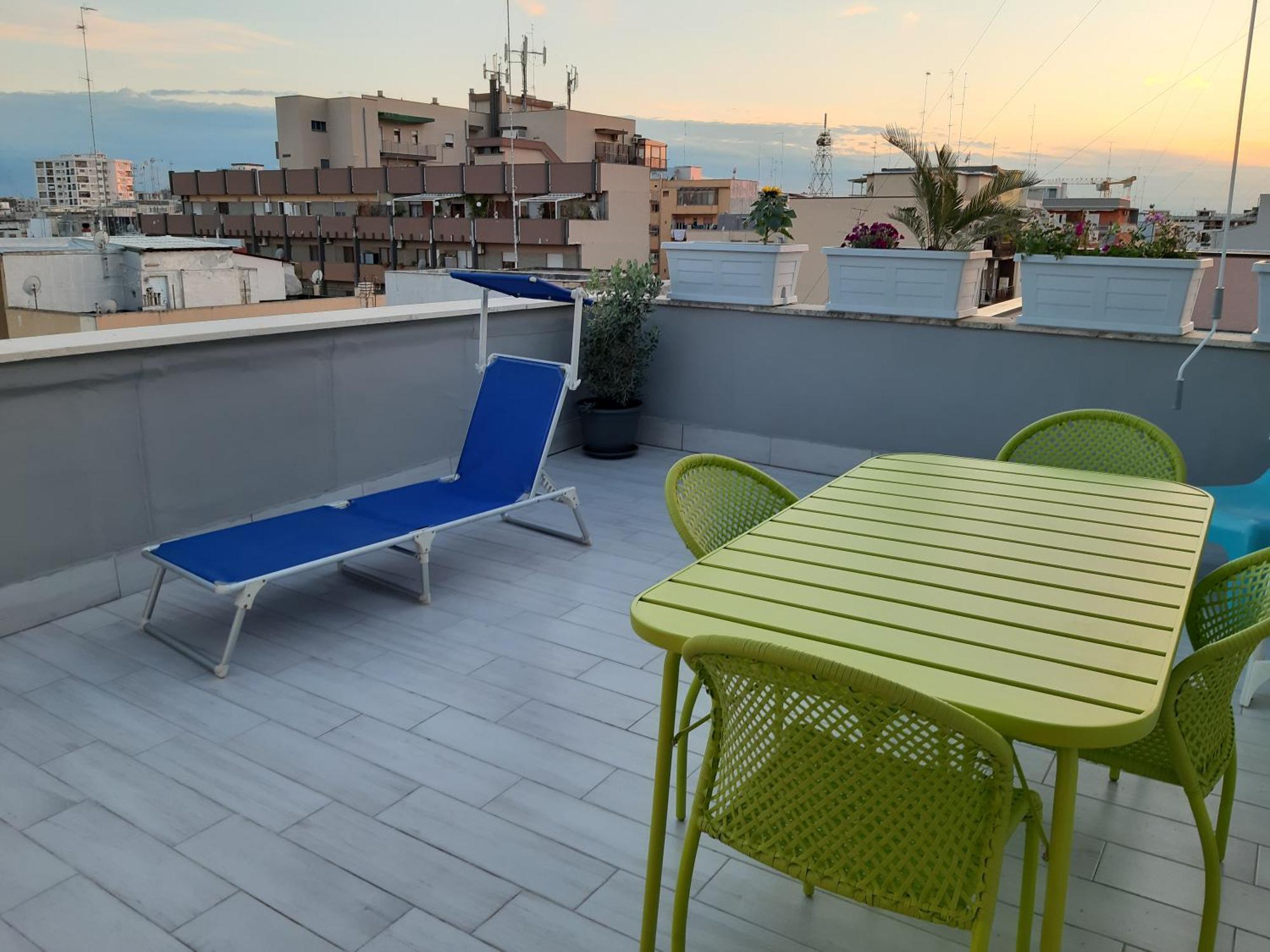 Attico Con Terrazza A Bari Apartment ภายนอก รูปภาพ