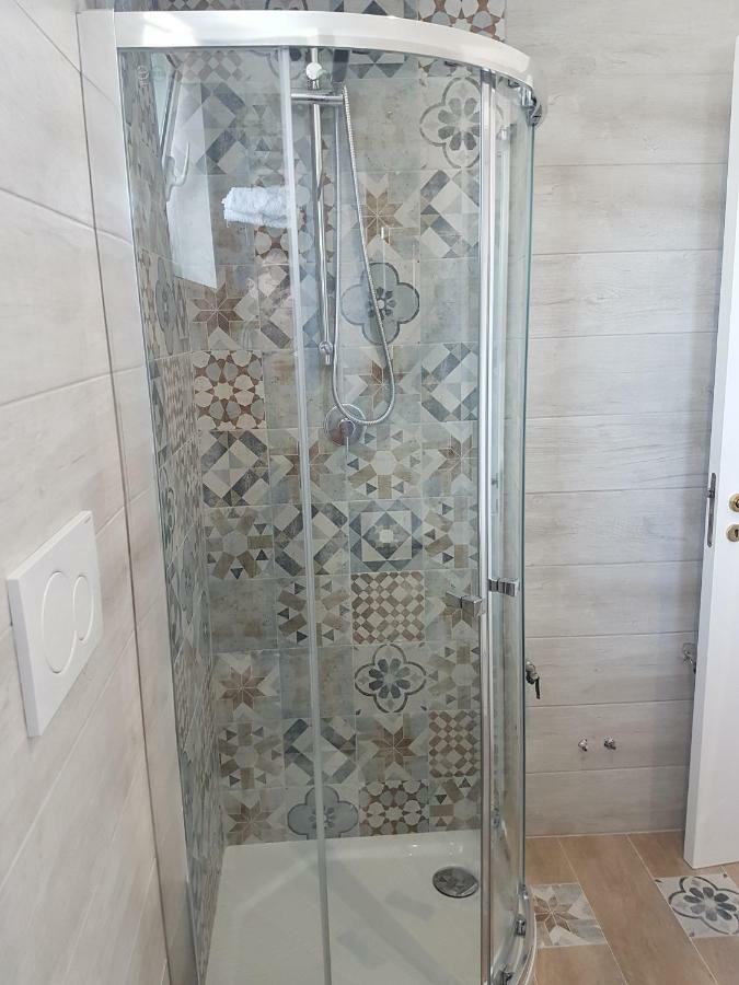 Attico Con Terrazza A Bari Apartment ภายนอก รูปภาพ