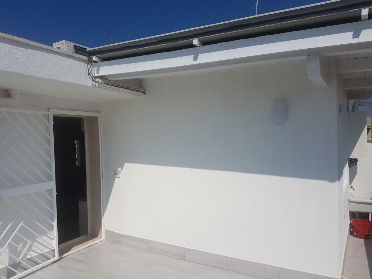Attico Con Terrazza A Bari Apartment ภายนอก รูปภาพ