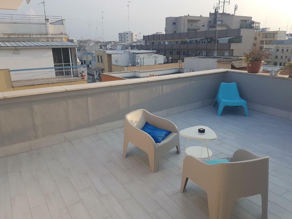 Attico Con Terrazza A Bari Apartment ภายนอก รูปภาพ