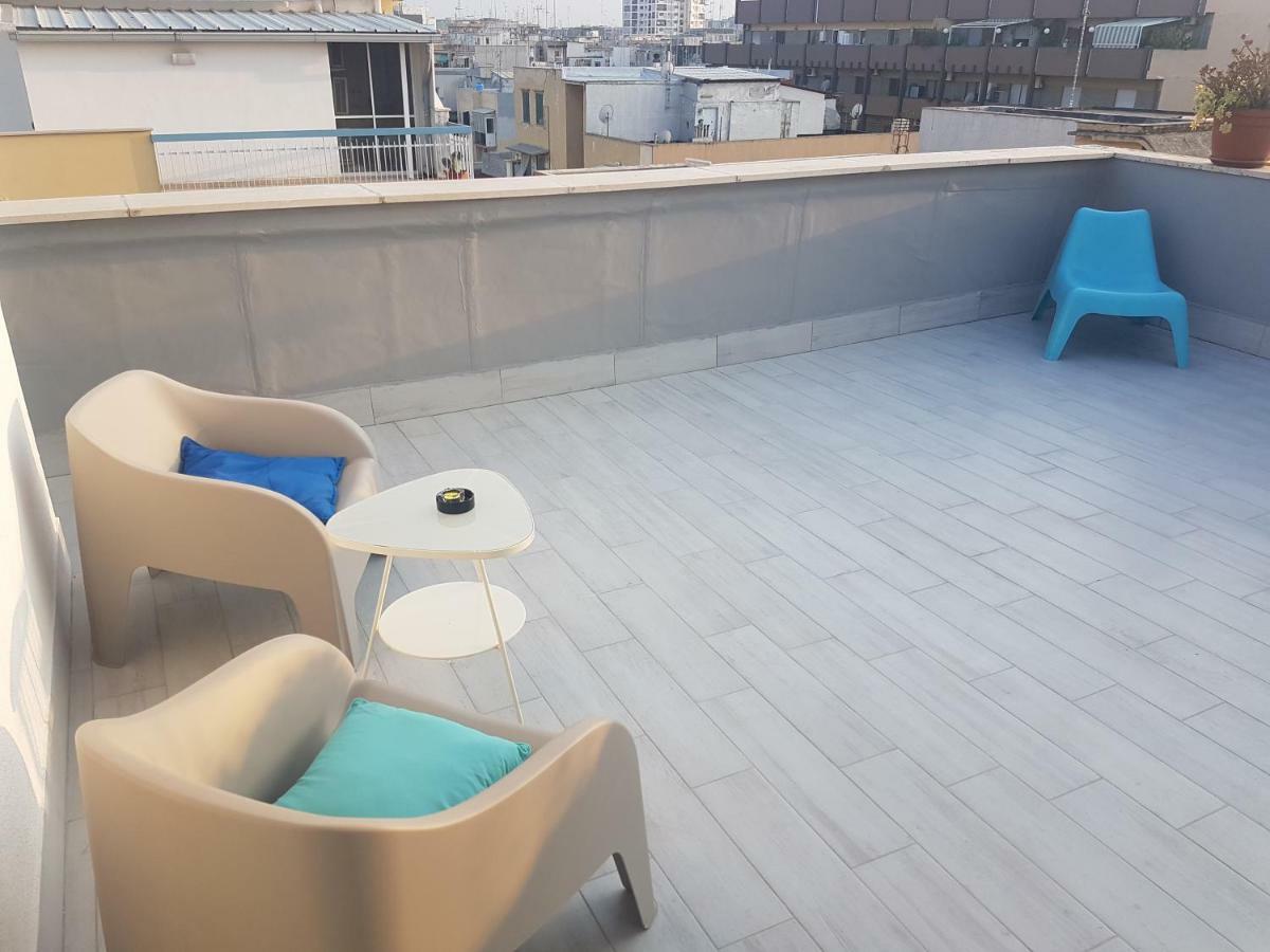 Attico Con Terrazza A Bari Apartment ภายนอก รูปภาพ