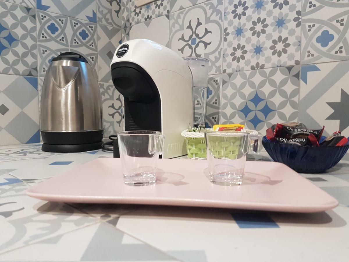 Attico Con Terrazza A Bari Apartment ภายนอก รูปภาพ