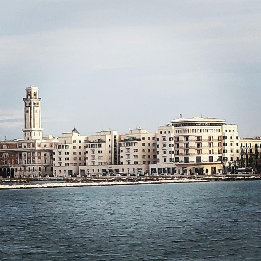 Attico Con Terrazza A Bari Apartment ภายนอก รูปภาพ