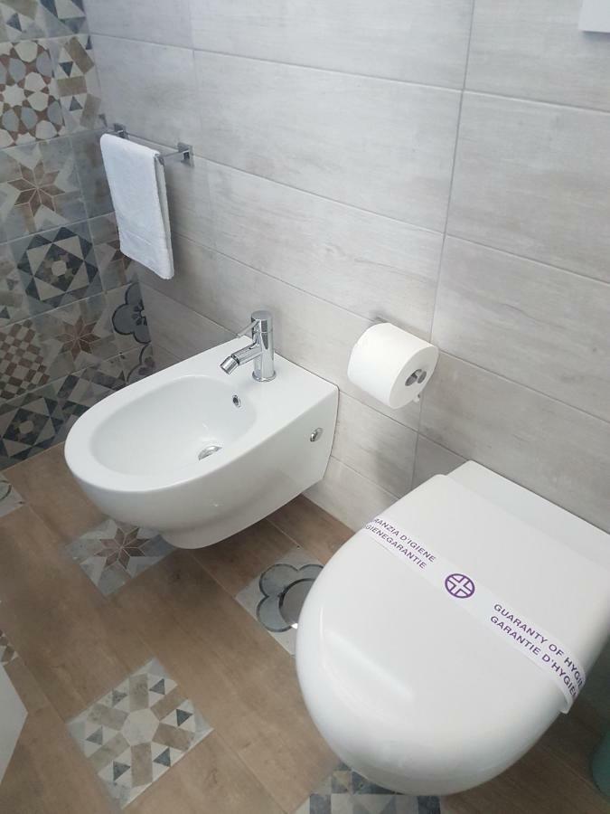 Attico Con Terrazza A Bari Apartment ภายนอก รูปภาพ