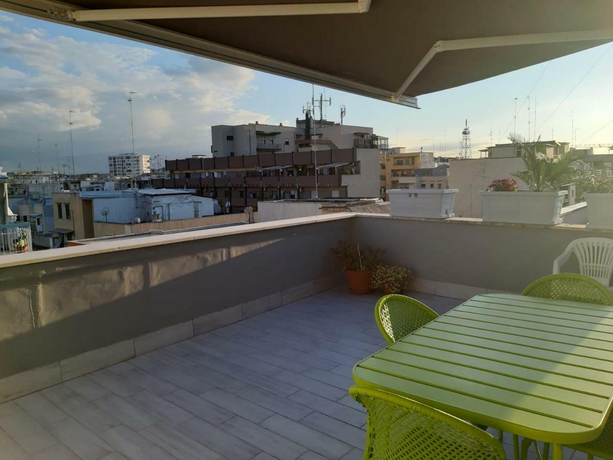 Attico Con Terrazza A Bari Apartment ภายนอก รูปภาพ