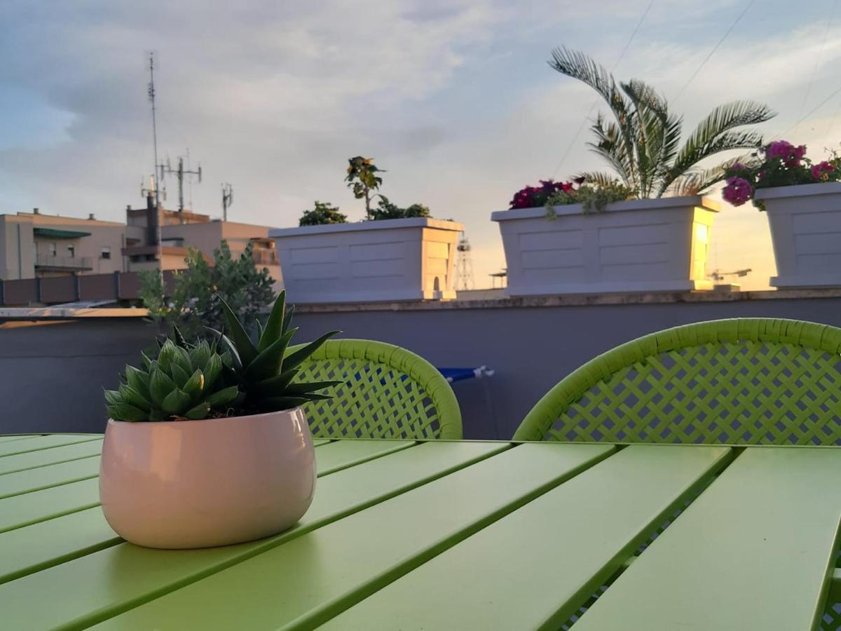 Attico Con Terrazza A Bari Apartment ภายนอก รูปภาพ